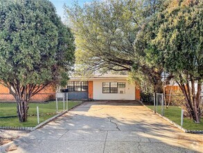 Building Photo - 2620 Crest Ridge Dr