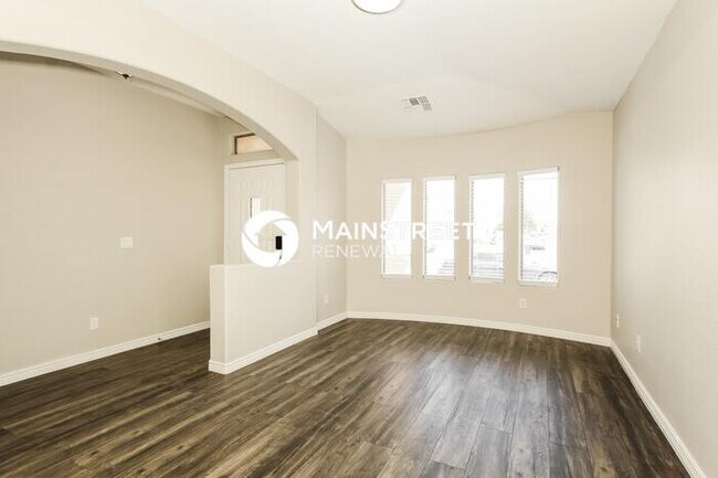 Foto del edificio - 3 Bedroom Pet-Friendly Home in Tolleson, AZ with Main Street Renewal
