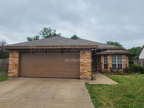 Building Photo - 7605 Misty Ridge Dr N