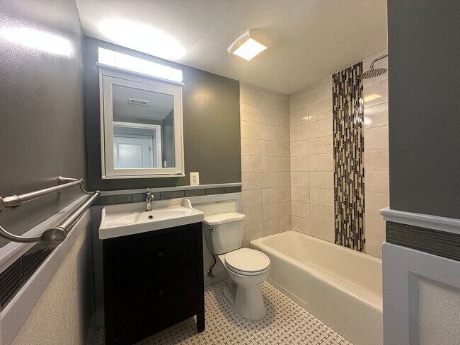 Foto del edificio - 4272 E Capitol St NE