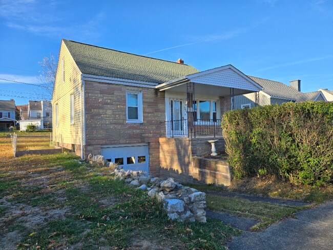 Building Photo - 4619 Highland Ave