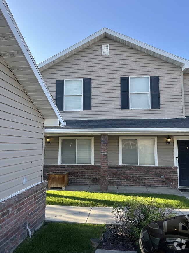 Building Photo - 422 Pheasant Ridge Dr