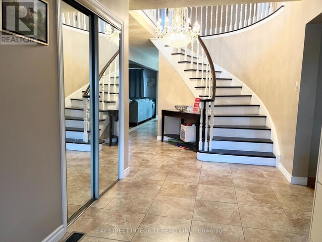 Building Photo - 61 Morbank Dr