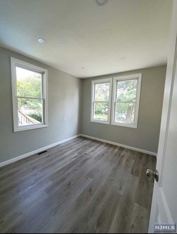 Bedroom 2 - 27 Henches Pl