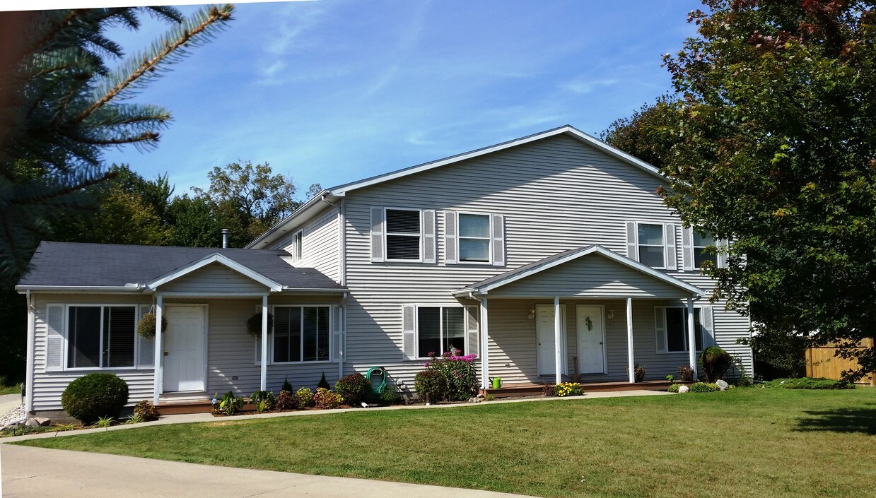2865 Michigan Rd, Port Huron, MI 48060 Townhome Rentals in Port Huron