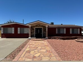 Building Photo - 323 Rio Tinto Dr