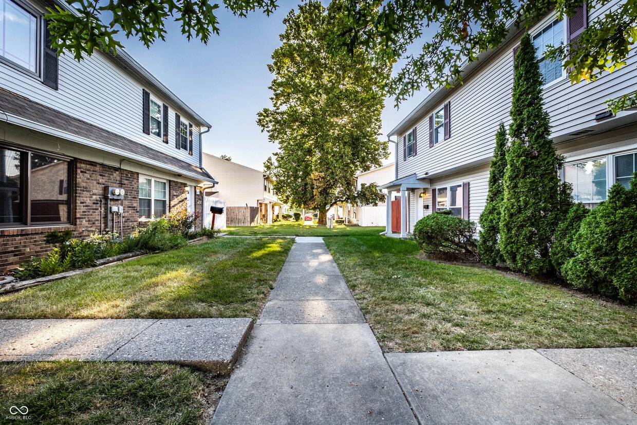 Foto principal - 4839 Oakwood Trail