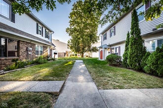 Building Photo - 4839 Oakwood Trail