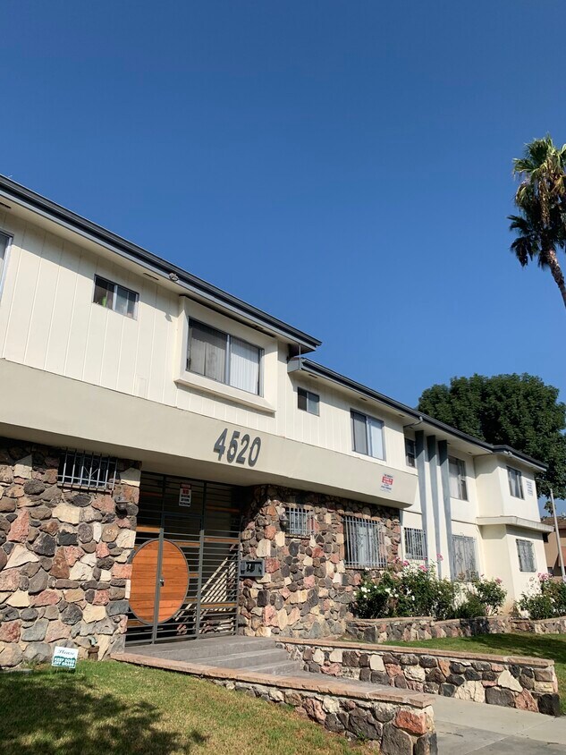 Primary Photo - 4520 Santa Rosalia Dr