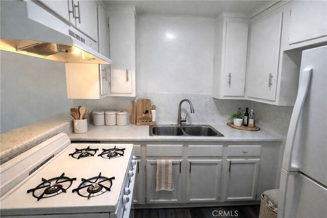 Building Photo - 12437 Harris Ave