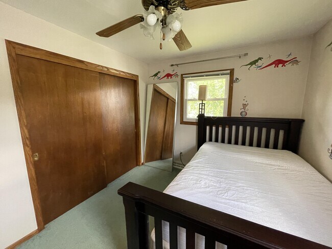 Building Photo - 1708 Howlett Ln
