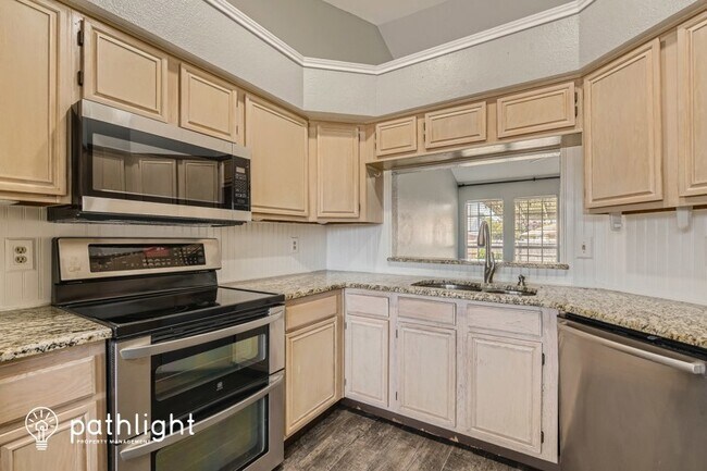 Foto del edificio - 505 N Kreymer Ln