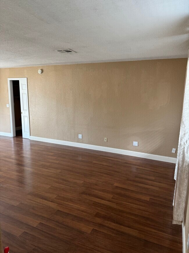 Foto del edificio - 5116 Rabeneck Way