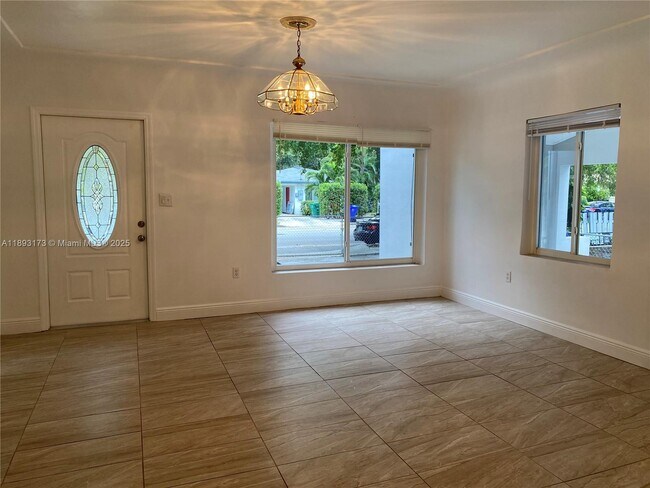 Foto del edificio - 251 NW 41st St