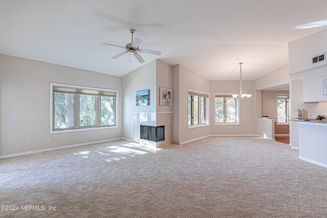 Foto del edificio - 2099 Winterbourne W