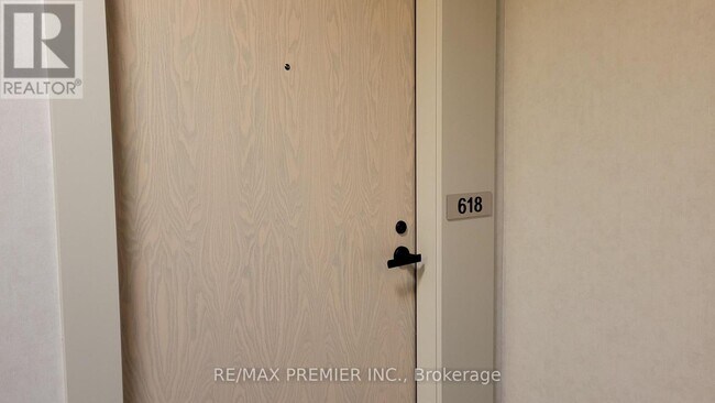 Building Photo - 8 Interchange Wy