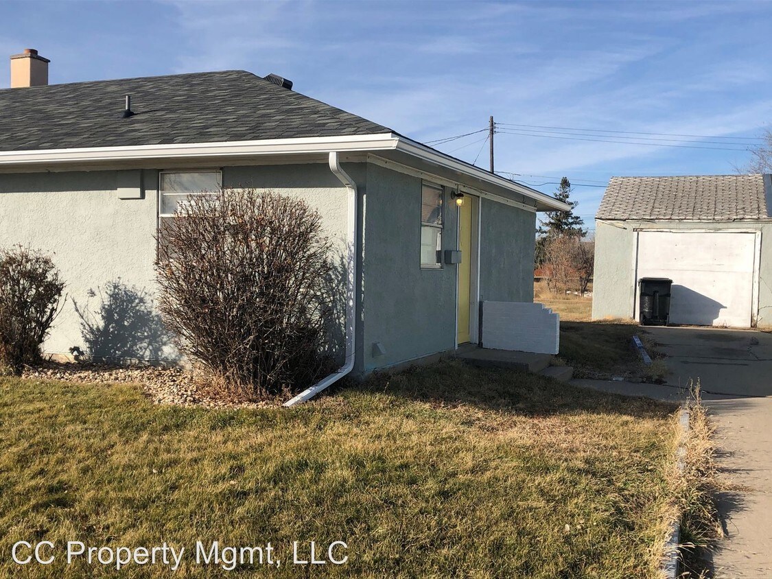 2 br, 1 bath House 14 E. Signal Dr. House Rental in Rapid City, SD