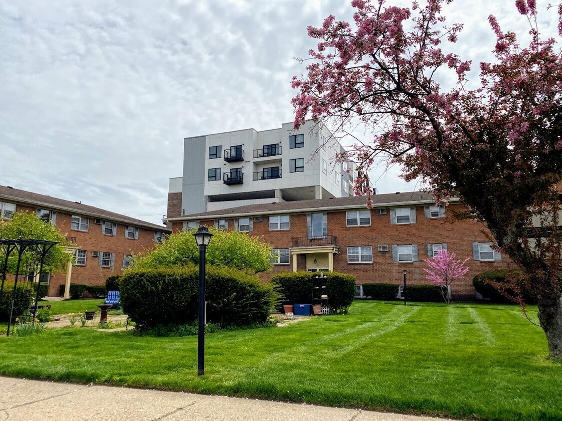 Foto principal - Wellington Square Apartments