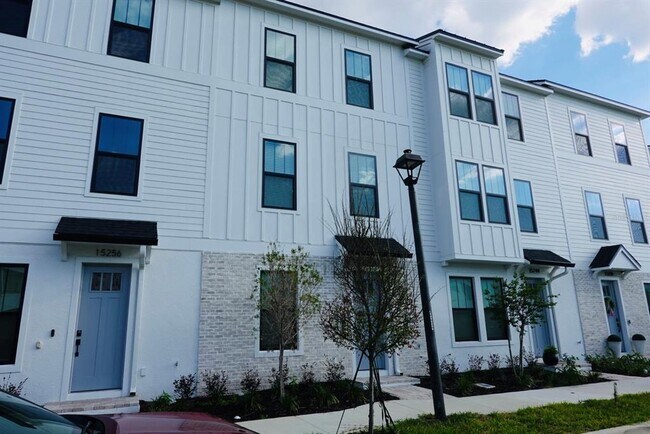 Building Photo - 15250 Groveside Rd