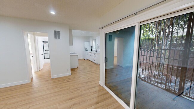 Foto del interior - 12159 Magnolia Blvd