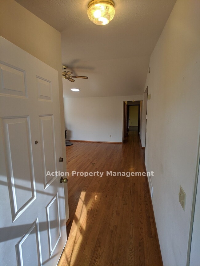 Building Photo - 2 bed + 1 office, 2 bathrooms, in Sequim