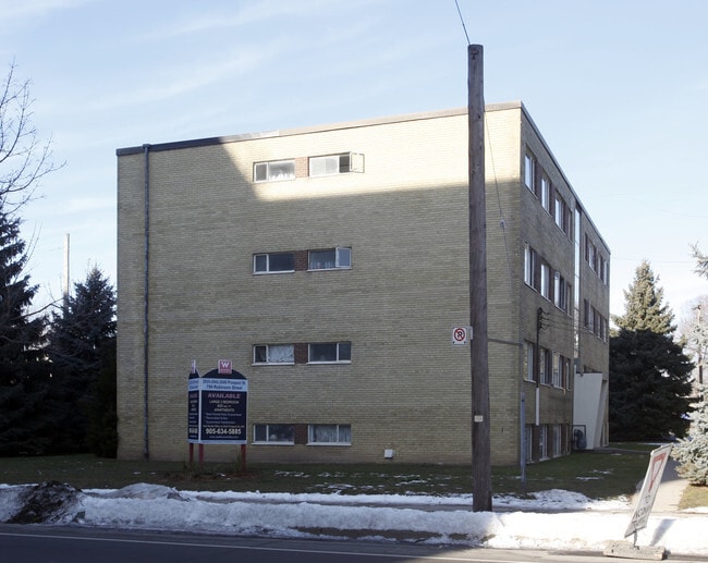 Building Photo - Robinson Court Apartments