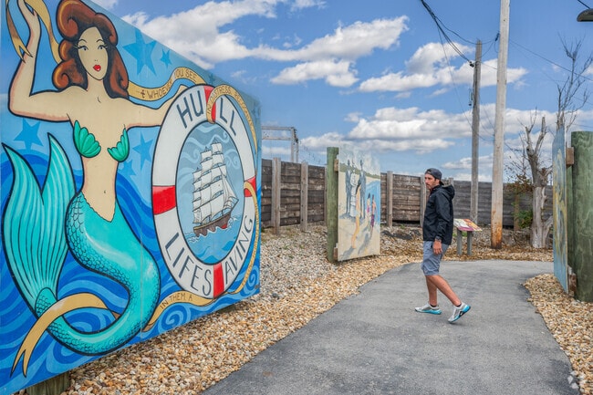 Residents love to see the newest pieces from local artists along the Art Walk.