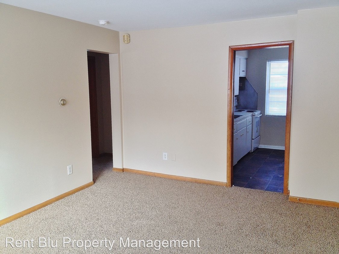 Primary Photo - 1129 Lyon St NE