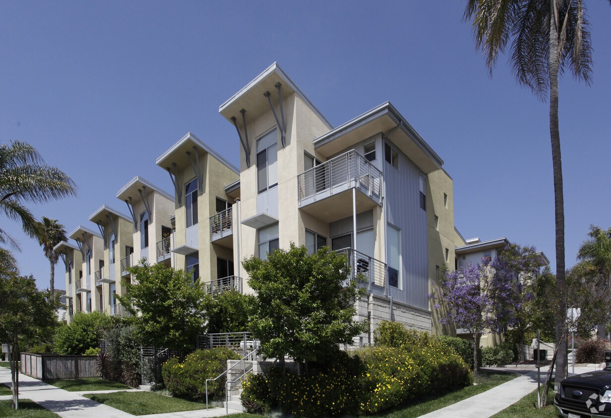 Foto principal - 2618-2624 Lincoln Ave