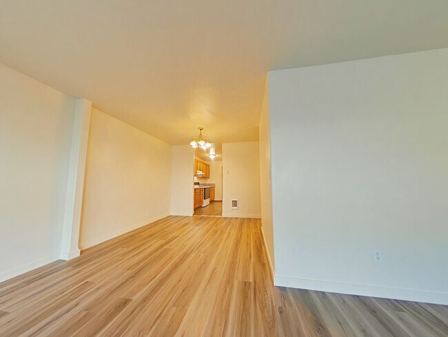 Foto del edificio - WINTER SPECIAL ~ $900 OFF FIRST MONTH RENT