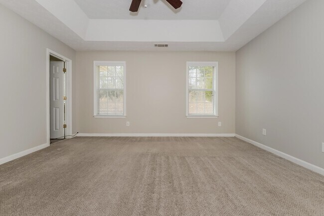 Foto del edificio - 200 Oak Hill Dr