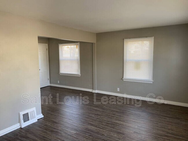 Building Photo - 10069 Tappan Dr
