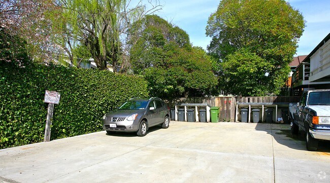 Foto del edificio - 154-166 Tunstead Ave