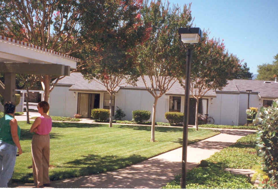 Building Photo - Saratoga Court