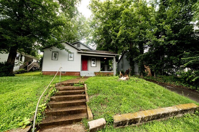 Foto del edificio - 2413 Emmett Ave