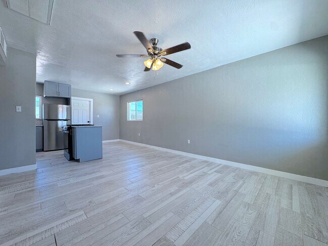Foto del edificio - Northeast El Paso 3 Bed Refrig A/C All Tile Flooring!