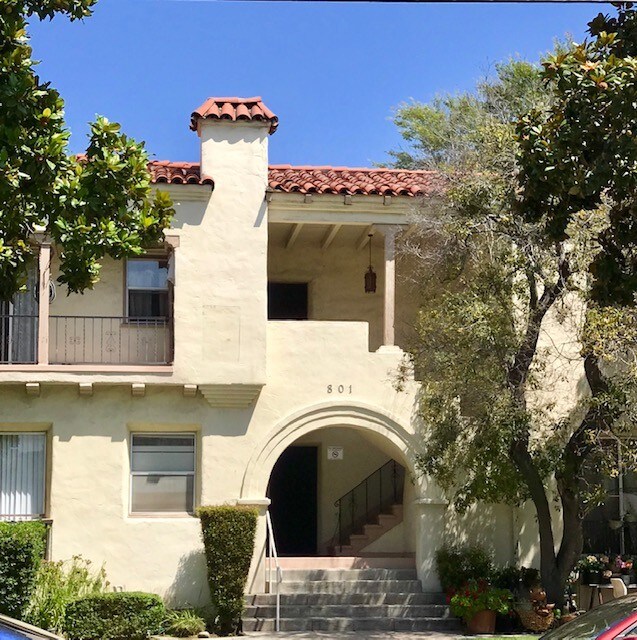 Building Photo - 801 E Garfield Ave