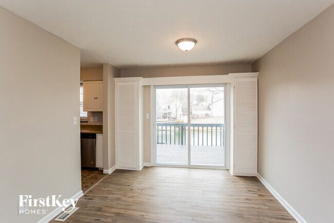 Building Photo - 8005 Cardinal Cove W