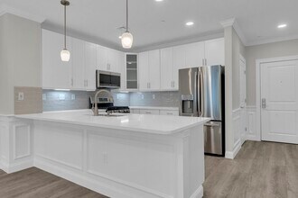 Building Photo - 320 Middlesex Ave