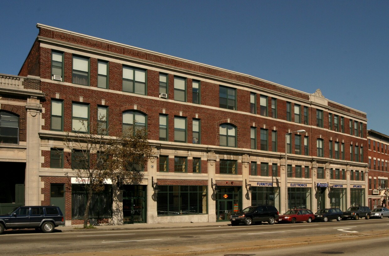 Primary Photo - Uphams Corner