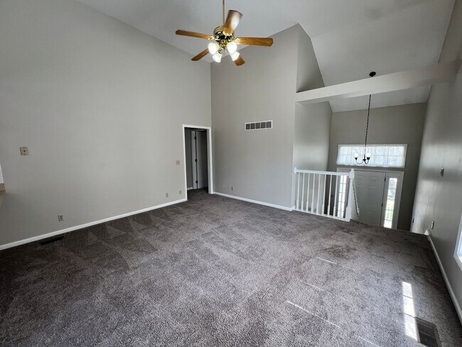 Building Photo - 3-Bedroom Duplex with Open Living Area & Private Owner’s Suite