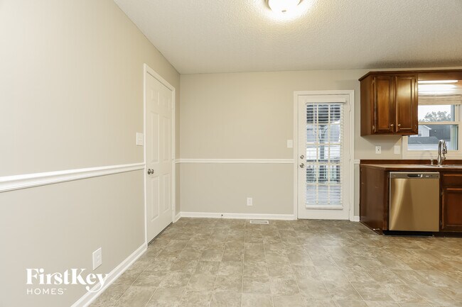 Foto del edificio - 161 Shady Maple Dr