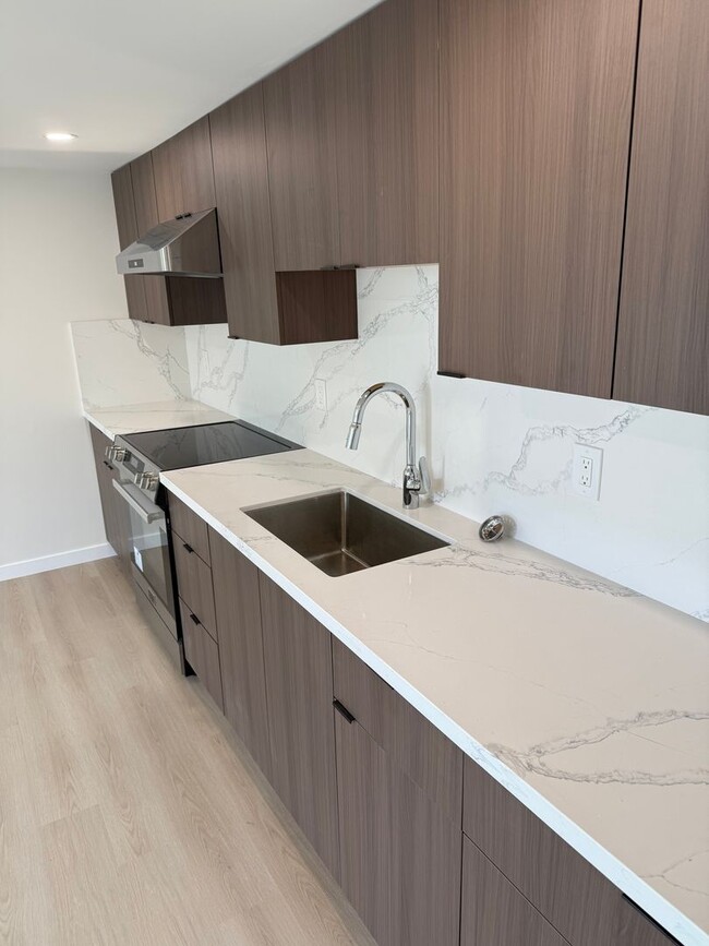 Building Photo - Gilman Dr