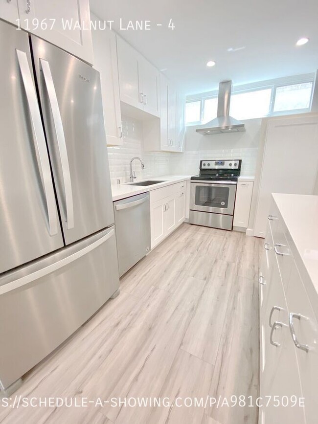 Building Photo - Newly remodeled modern 3 Bed + 2.5 Bath tw...