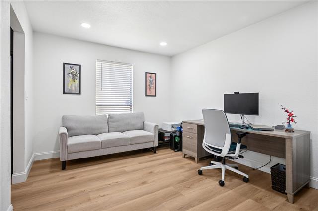 Foto del edificio - 6030 Blue Mist Ln