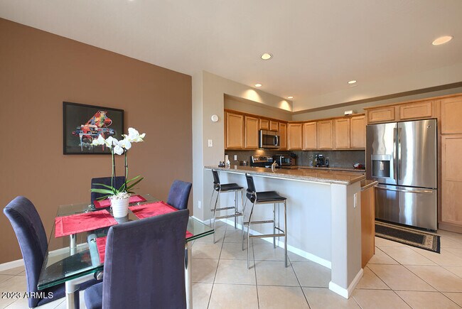 Foto del edificio - 10150 N 100th Pl