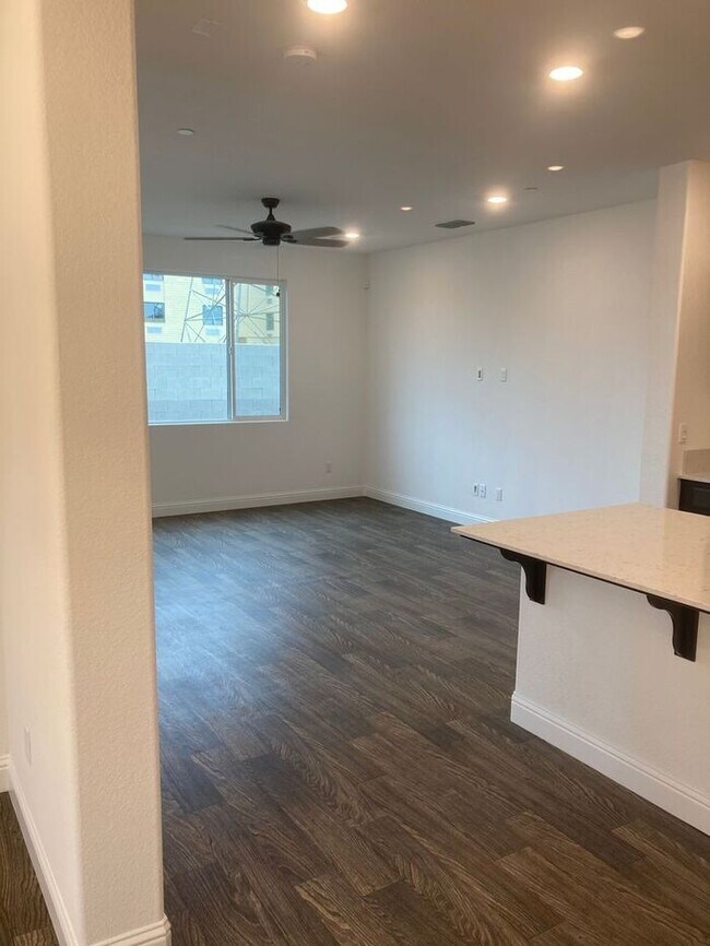 Building Photo - New Moraga Beauty!
