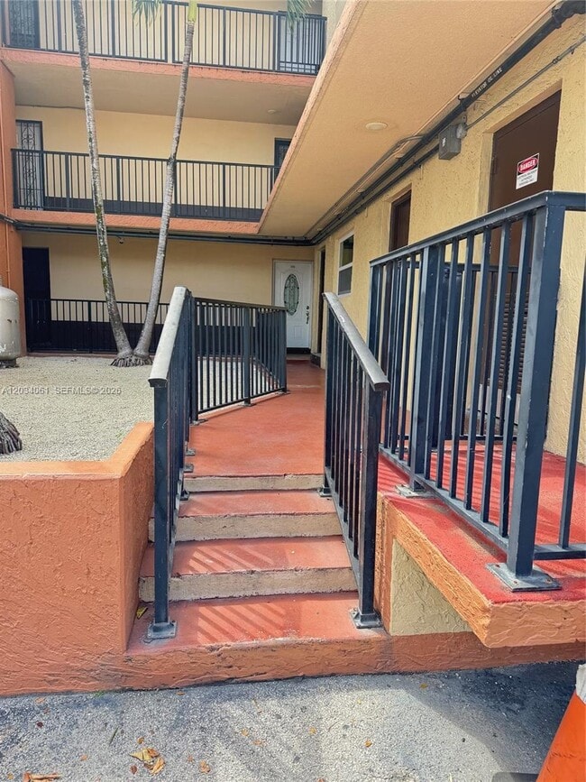 Foto del edificio - 677 SW 9th Ave