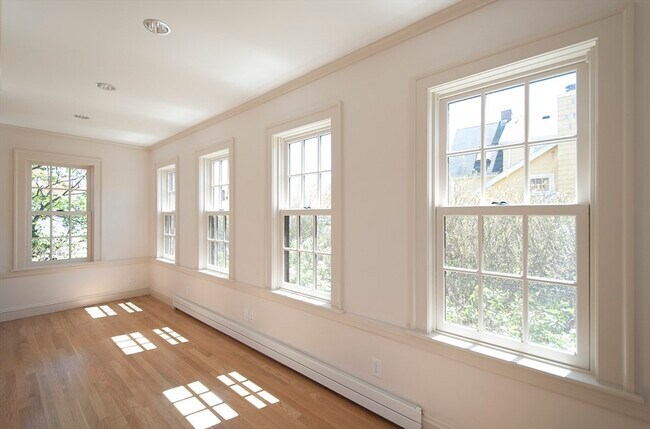 Foto del edificio - 153 Watson Rd