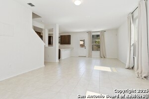 Foto del edificio - 5642 Foppiano Lp